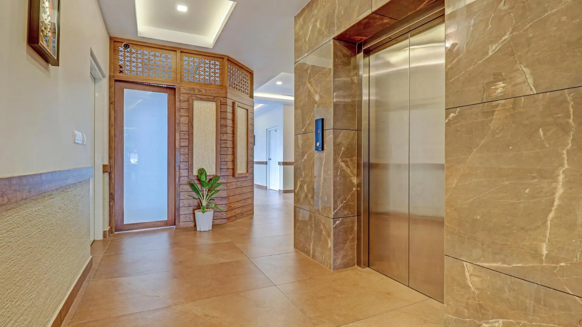 Hotel Treebo Golden Terminal, Kochi Airport