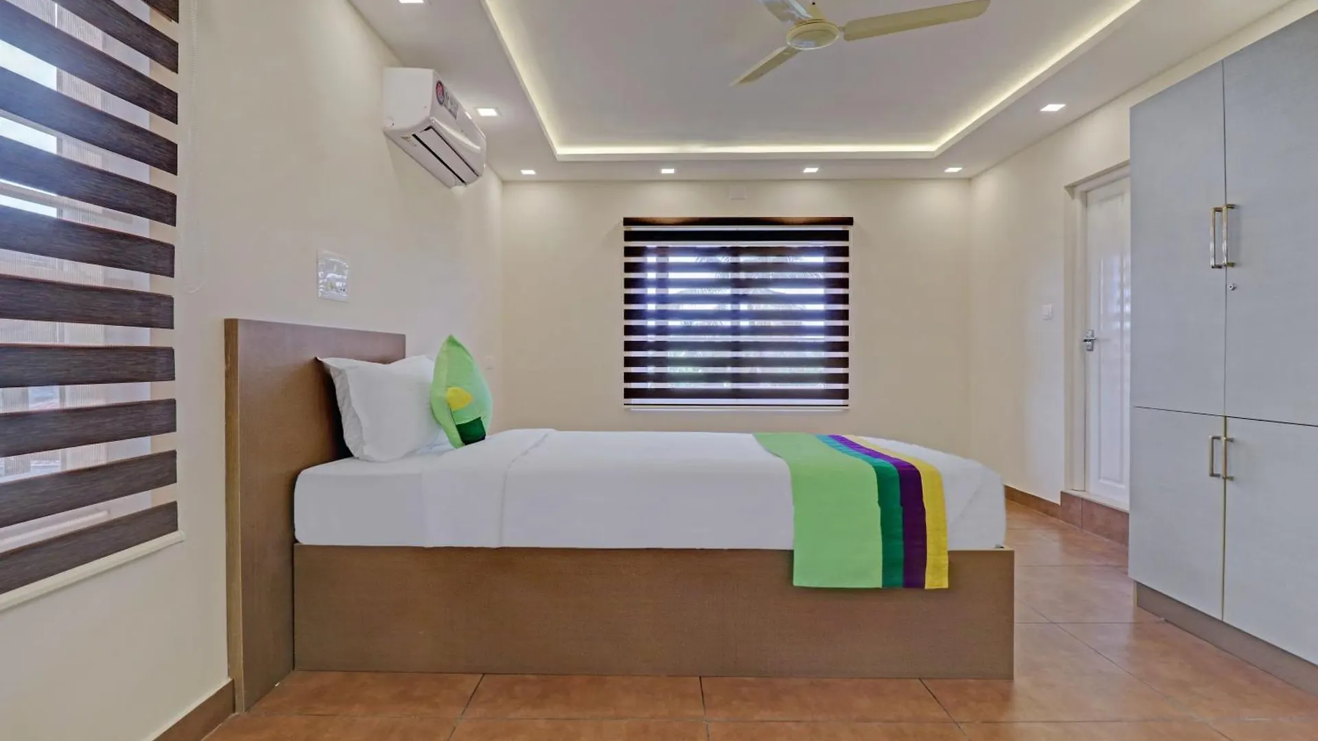 Hotel Treebo Golden Terminal, Kochi Airport