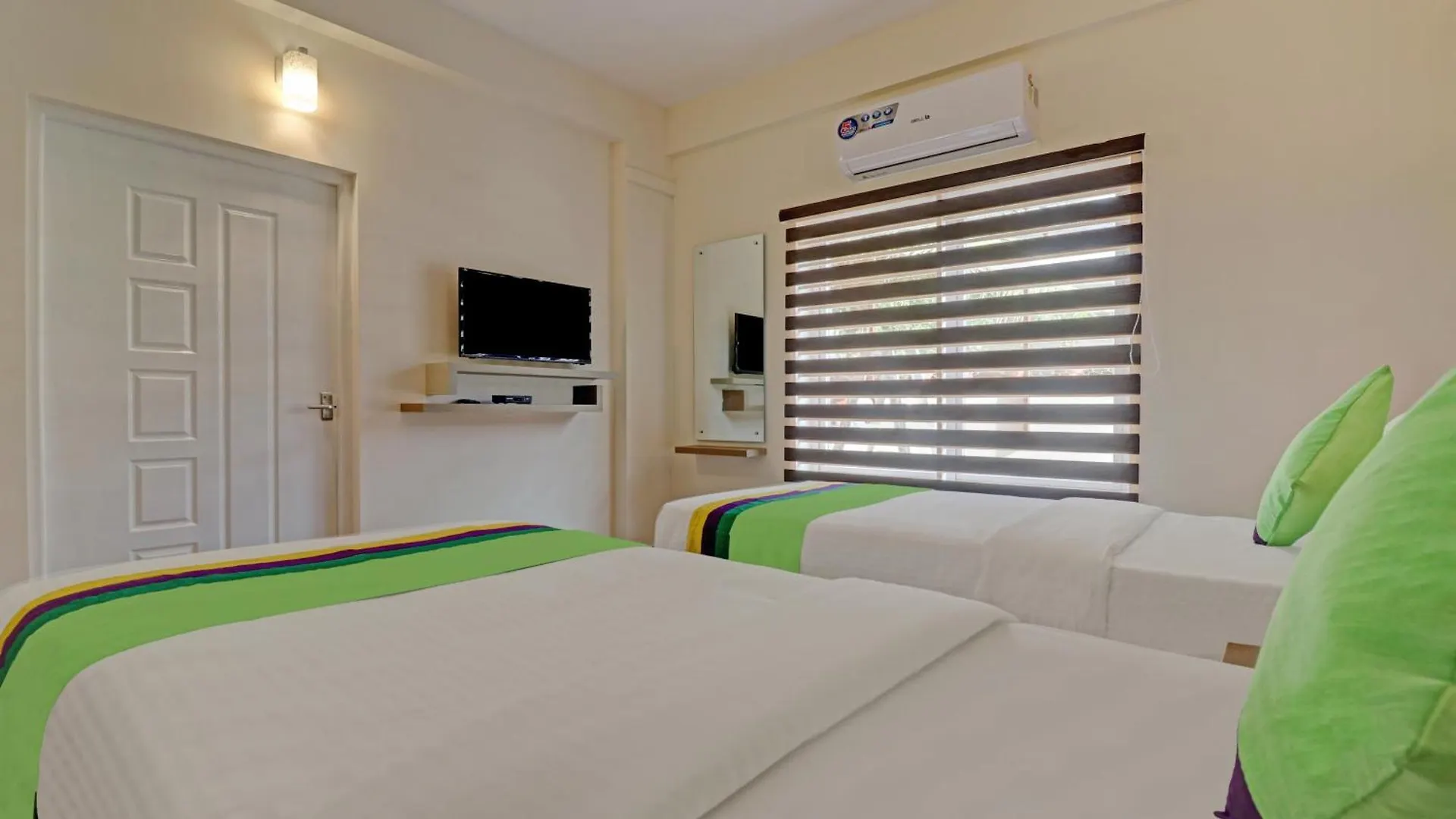 Treebo Golden Terminal, Kochi Airport Hotel