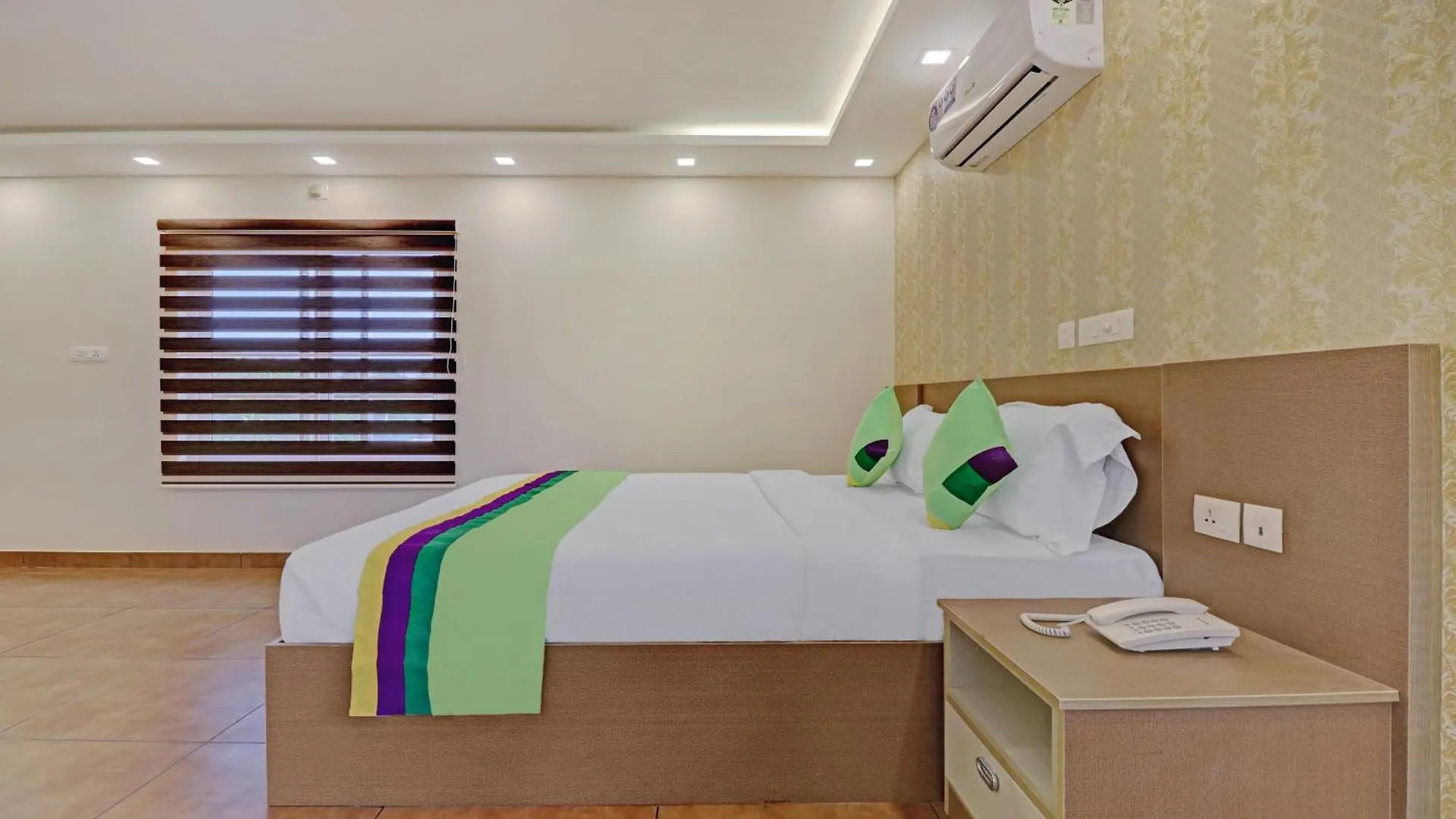 Hotel Treebo Golden Terminal, Kochi Airport