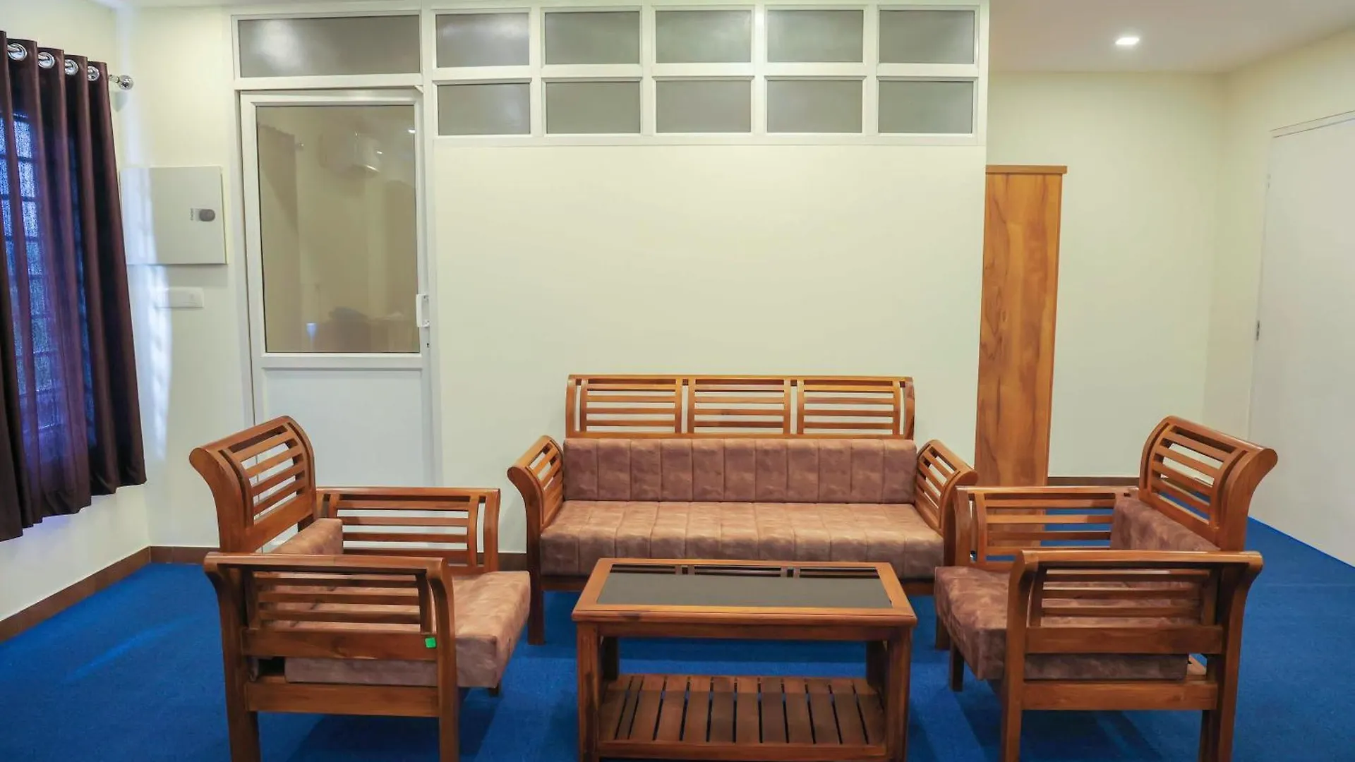 Hotel Treebo Golden Terminal, Kochi Airport