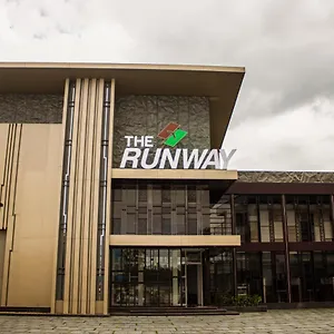https://the-runway-hotel.hotels-munnar.com