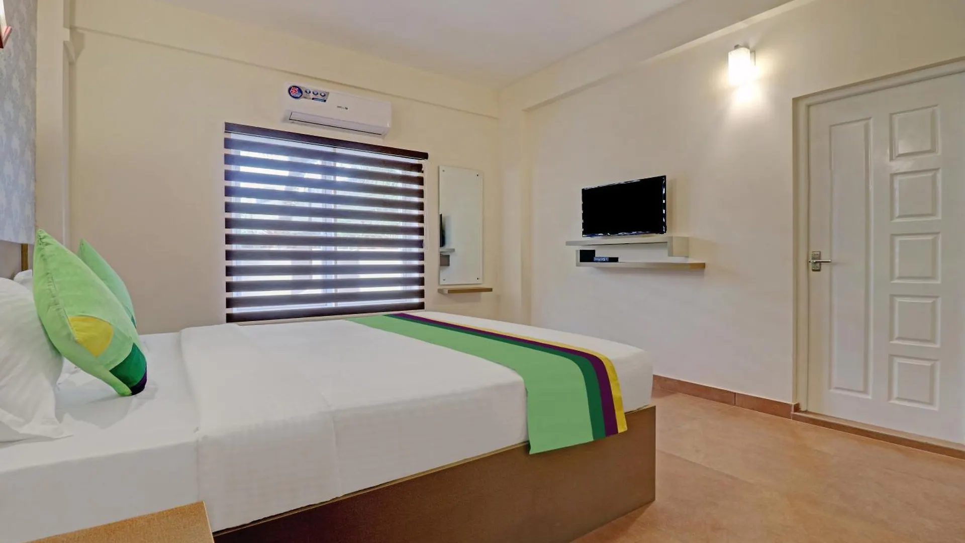 Treebo Golden Terminal, Kochi Airport Hotel